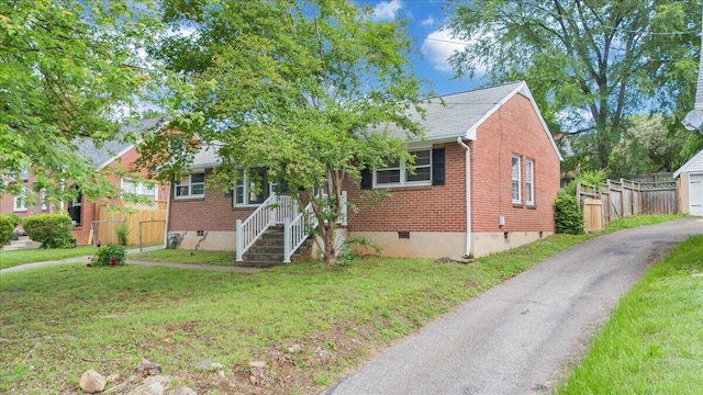 1113 Brandon Ave SW, Roanoke, VA 24015 - bungalow-style home featuring brick siding
