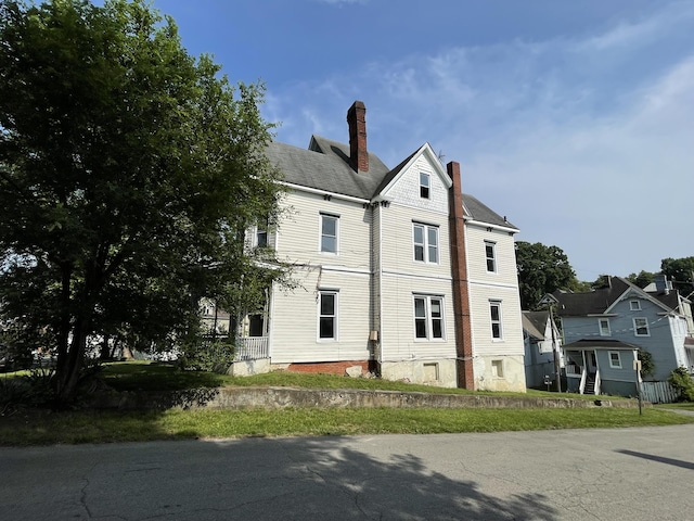 832 Patterson Ave SW, Roanoke, VA 24016 - view of front facade with a chimney