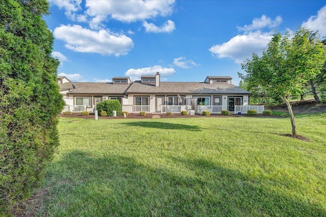 8506 Pine Hurst Cir, Roanoke, VA 24019 - view of front facade featuring a front yard and a chimney