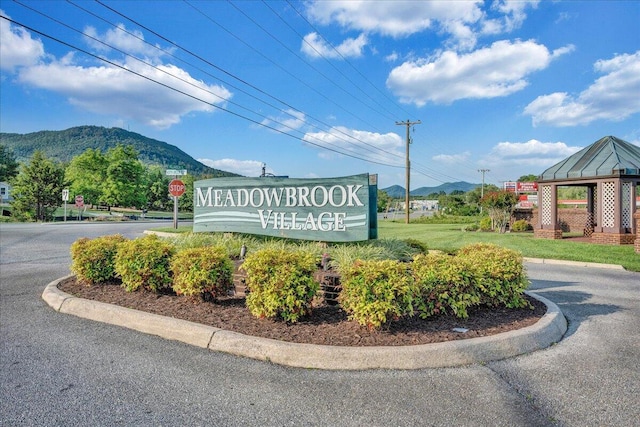 8506 Pine Hurst Cir, Roanoke, VA 24019 - community sign with a mountain view