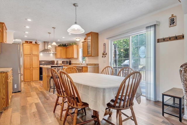 384 White Oak Ln, New Castle, VA 24127 - dining area with a textured ceiling, light wood-type flooring, recessed lighting, and ornamental molding