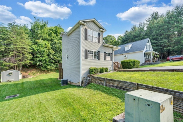 715 N Stonewall St, Salem, VA 24153 - view of front of house featuring a shed and a front lawn
