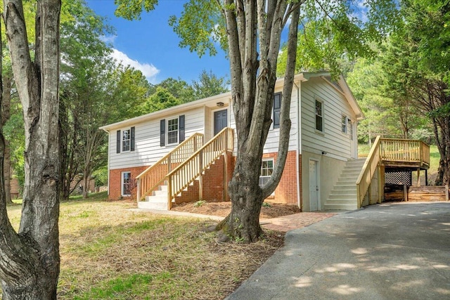 1632 Haymakertown Rd, Troutville, VA 24175 - view of front facade with stairs and a wooden deck