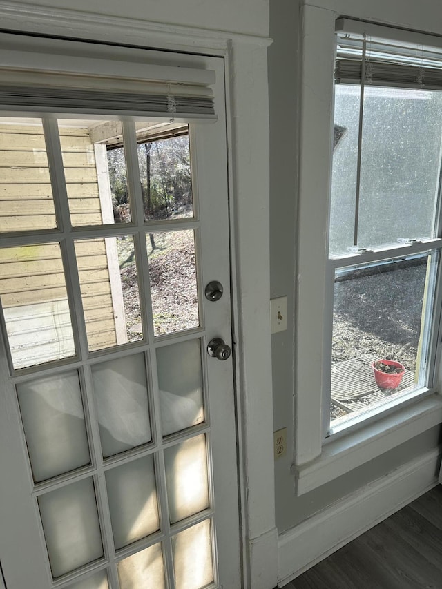 605 6th St SE, Roanoke, VA 24013 - view of doorway to outside
