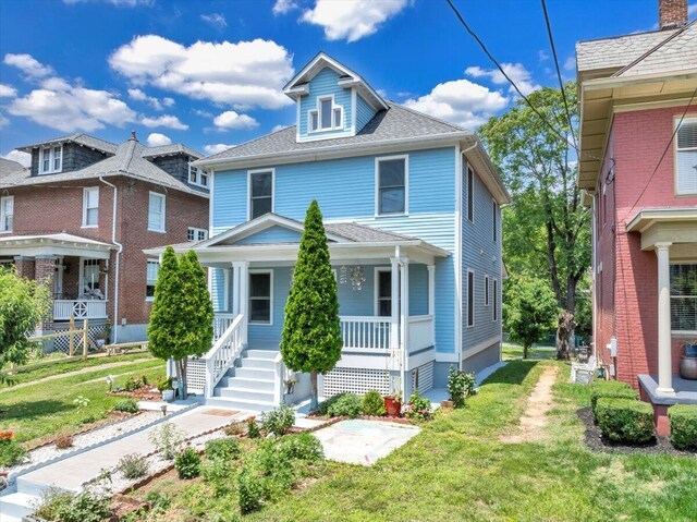 825 Day Ave SW, Roanoke, VA 24016 - traditional style home with a porch and a front yard