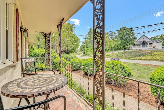 2072 Mcvitty Rd SW, Roanoke, VA 24018 - view of covered porch