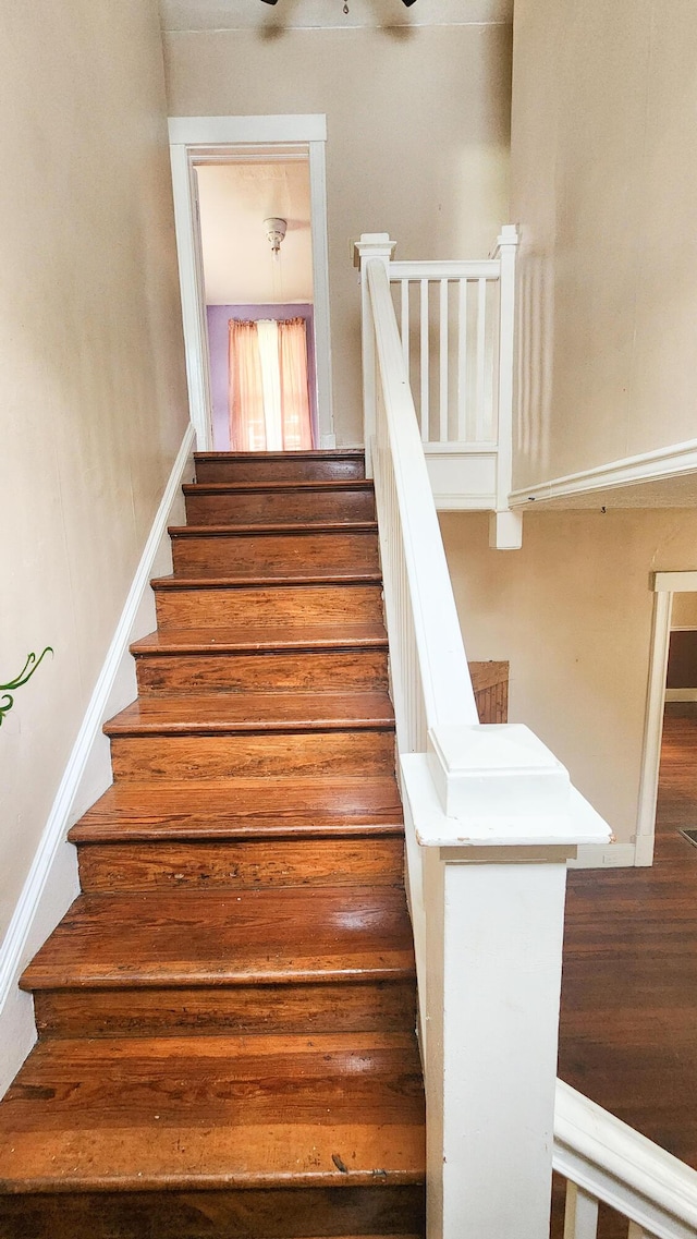 611 Alleghany St, Clifton Forge, VA 24422 - view of staircase