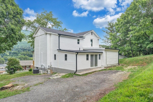 496 Boyd St, Buchanan, VA 24066 - rear view of property