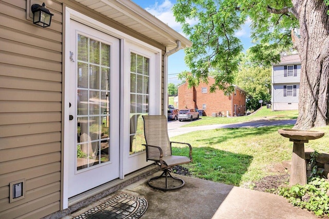 1524 19th St NE, Roanoke, VA 24012 - property entrance featuring a yard