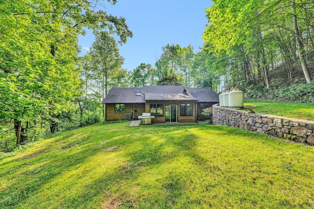 8757 Bent Mountain Rd, Roanoke, VA 24018 - rear view of house with a lawn
