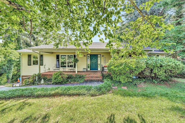 2343 Circle Dr SW, Roanoke, VA 24018 - view of front of home with a porch and a front yard
