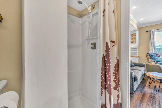1085 Bluewater Dr Unit 220, Moneta, VA 24121 - bathroom featuring curtained shower, wood finished floors, and recessed lighting