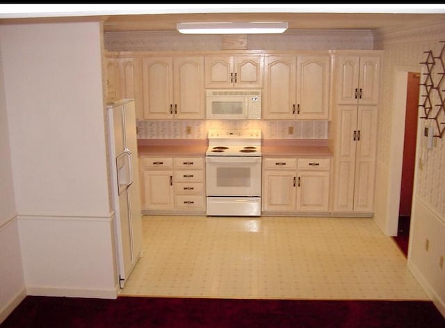 4845 Glen Ivy Ln SW Unit 209, Roanoke, VA 24018 - kitchen featuring white appliances, light countertops, ornamental molding, and wallpapered walls