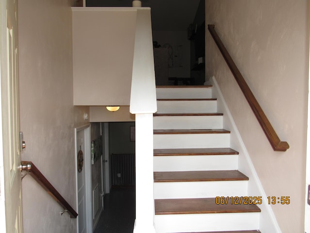 5605 Prunty Dr, Salem, VA 24153 - view of stairway