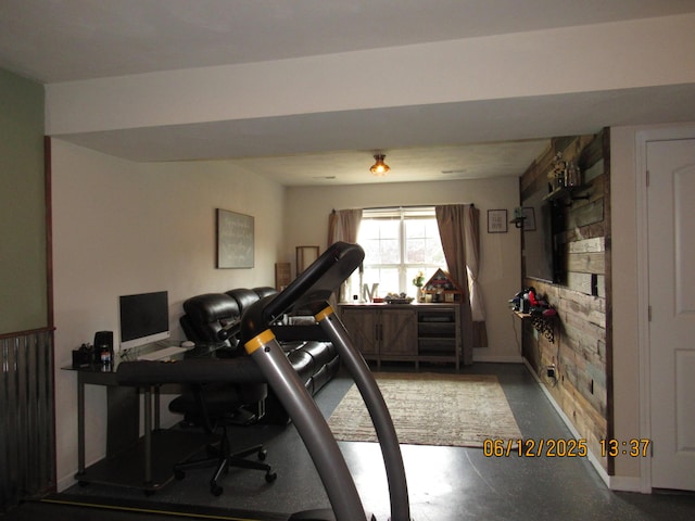 5605 Prunty Dr, Salem, VA 24153 - workout room featuring baseboards
