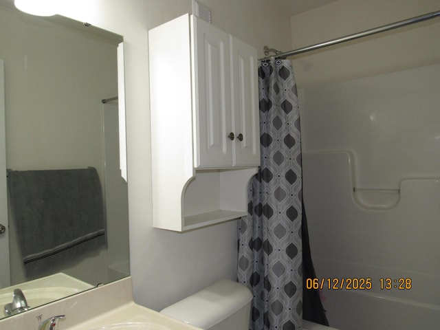 5605 Prunty Dr, Salem, VA 24153 - bathroom with vanity and shower / bath combo with shower curtain