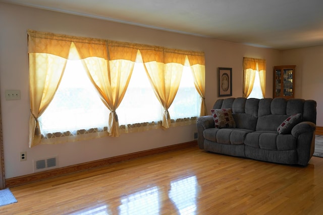 520 S Poplar St, Vinton, VA 24179 - living room featuring wood finished floors and baseboards