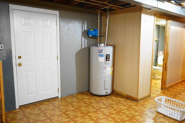520 S Poplar St, Vinton, VA 24179 - utility room featuring electric water heater