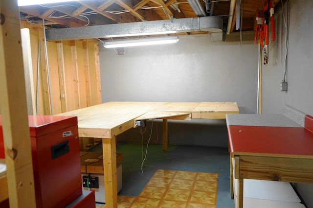 520 S Poplar St, Vinton, VA 24179 - unfinished basement featuring a workshop area