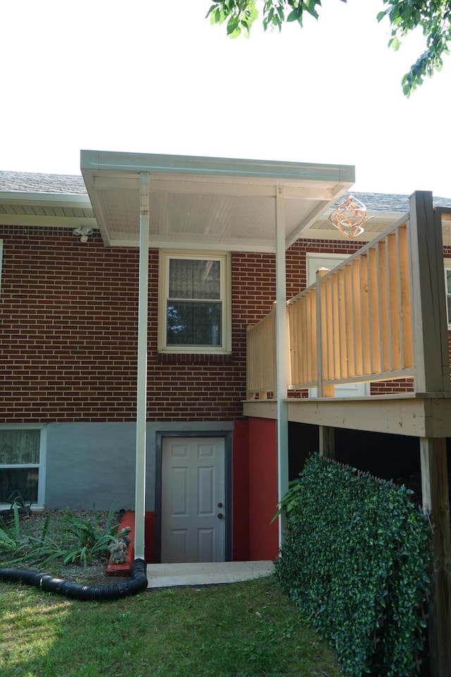 520 S Poplar St, Vinton, VA 24179 - back of property with brick siding