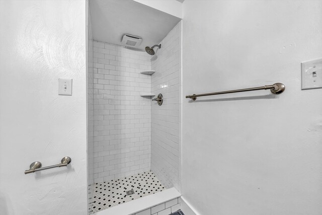 3631 Bower Rd, Roanoke, VA 24018 - full bath featuring a tile shower
