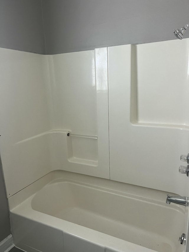 115 E Walnut St, Covington, VA 24426 - full bath with shower / washtub combination