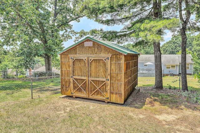 5428 Sweetfern Dr, Roanoke, VA 24019 - view of shed featuring a fenced backyard