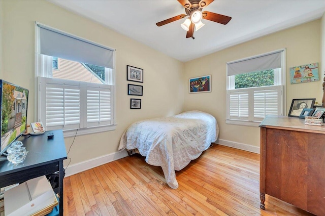 2728 Lansing Dr SW, Roanoke, VA 24015 - bedroom with light wood-type flooring, a desk, and ceiling fan