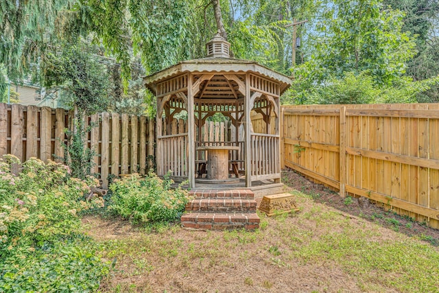 2410 Cornwallis Ave SE, Roanoke, VA 24014 - fenced backyard with a gazebo
