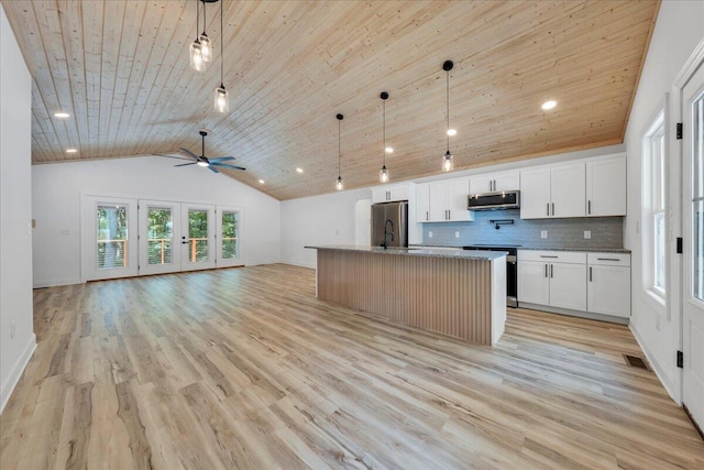 2365 Lakewood Forest Rd, Moneta, VA 24121 - kitchen featuring appliances with stainless steel finishes, vaulted ceiling, wood ceiling, ceiling fan, and open floor plan