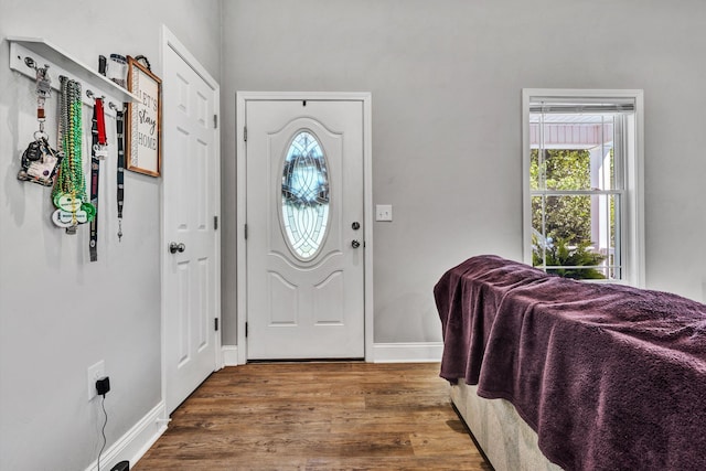 2027 Clinton Ave SE, Roanoke, VA 24013 - entrance foyer with wood finished floors and baseboards