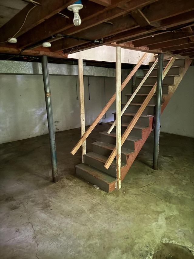 919 Glenn Ridge Rd NW, Roanoke, VA 24017 - unfinished below grade area featuring stairs
