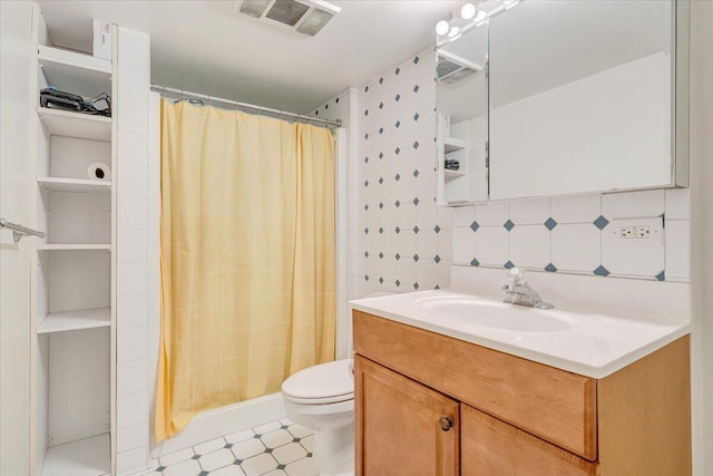 2702 Yellow Mountain Rd SE, Roanoke, VA 24014 - full bath with tile patterned floors, vanity, a shower with curtain, and decorative backsplash