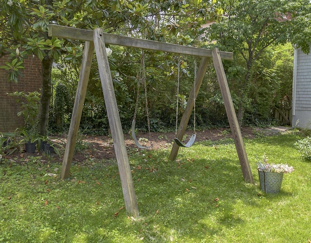 2506 Rosalind Ave SW, Roanoke, VA 24014 - view of grassy yard