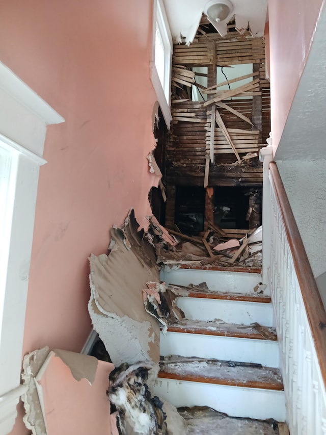 918 Dale Ave SE, Roanoke, VA 24013 - view of stairs
