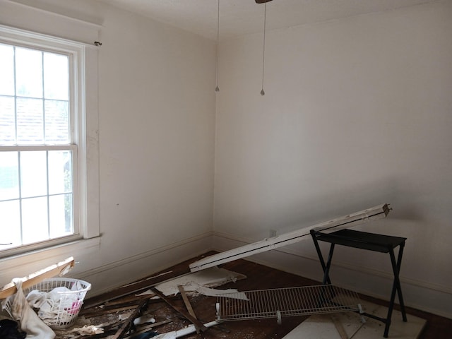 918 Dale Ave SE, Roanoke, VA 24013 - empty room featuring baseboards
