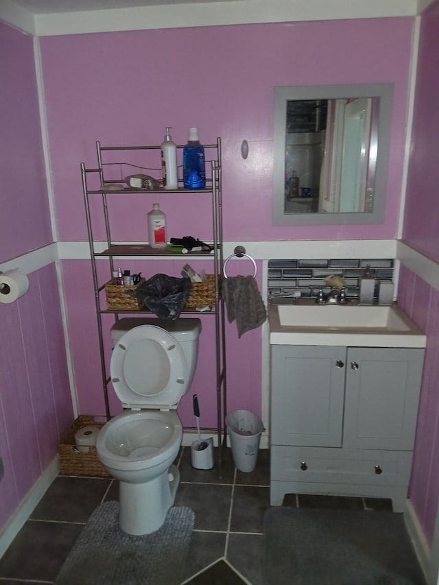 918 Dale Ave SE, Roanoke, VA 24013 - half bathroom featuring vanity and tile patterned floors