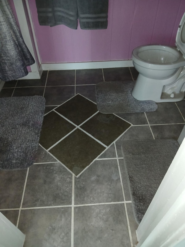 918 Dale Ave SE, Roanoke, VA 24013 - bathroom with toilet and tile patterned flooring