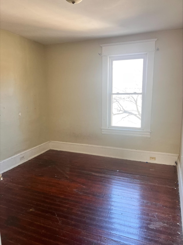 906 5th St SE, Roanoke, VA 24013 - spare room featuring hardwood / wood-style floors and baseboards