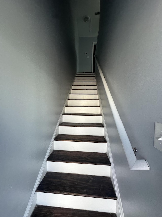 1626 9th St SE, Roanoke, VA 24013 - stairway with wood finished floors