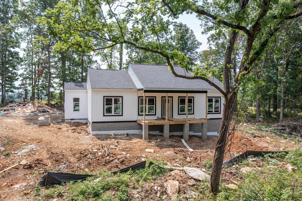 3575 Wheatland Rd, Fincastle, VA 24090 - modern inspired farmhouse featuring a shingled roof