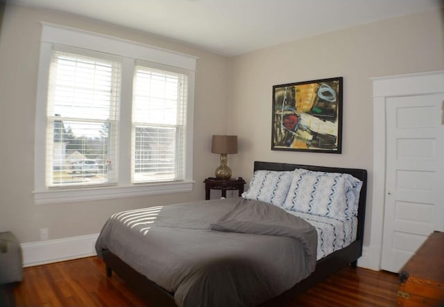 1138 Montrose Ave SE, Roanoke, VA 24013 - bedroom featuring wood finished floors and baseboards