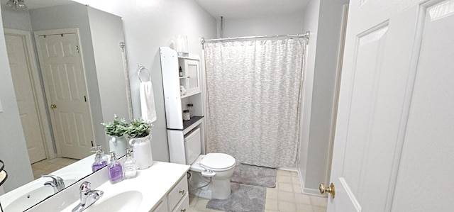 2610 Plantation Rd NE, Roanoke, VA 24012 - full bathroom featuring vanity and a shower with shower curtain