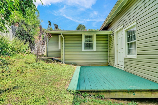3653 Bunker Hill Dr, Roanoke, VA 24018 - view of wooden deck