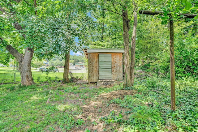 3653 Bunker Hill Dr, Roanoke, VA 24018 - view of yard featuring a shed