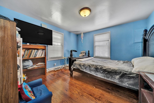 3653 Bunker Hill Dr, Roanoke, VA 24018 - bedroom featuring wood finished floors and baseboards
