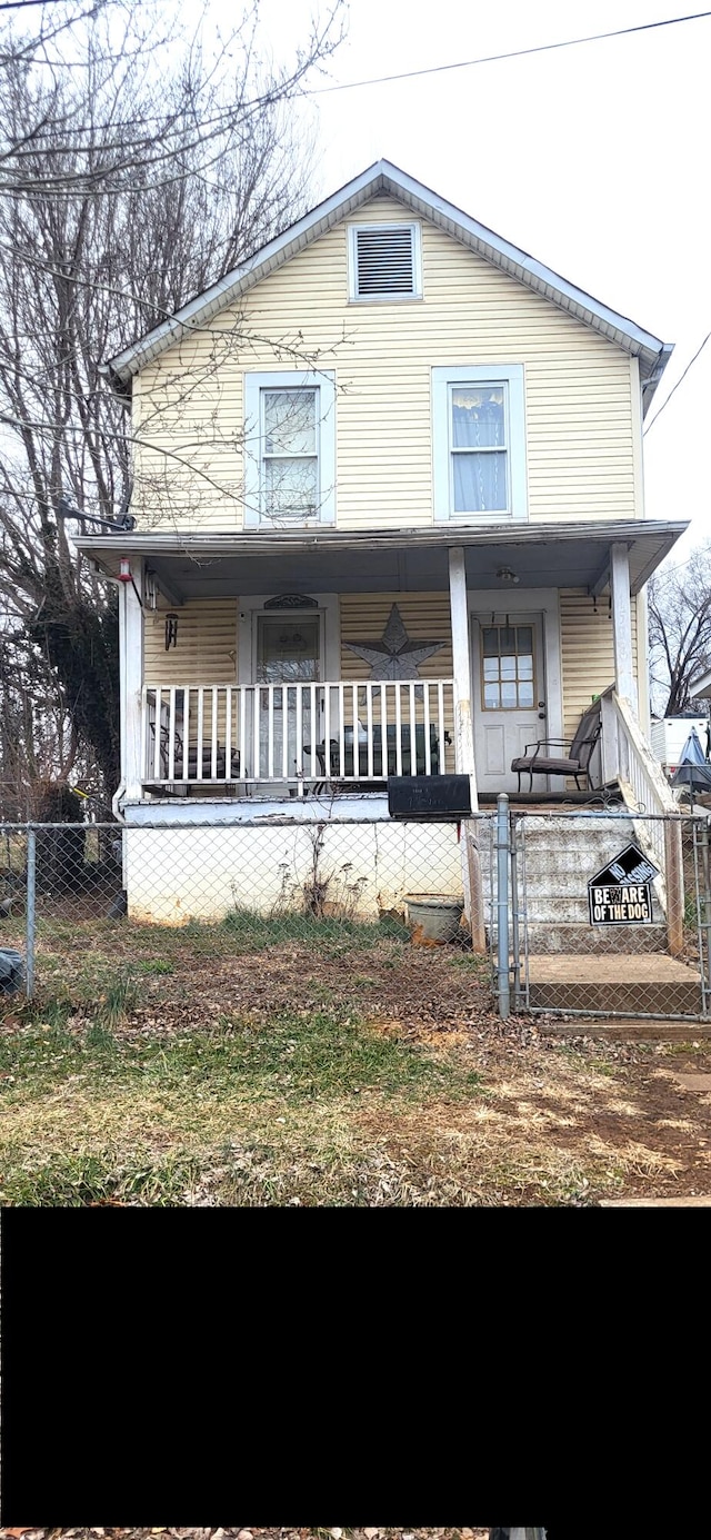 1508 Church Ave SE, Roanoke, VA 24013 - view of front of home with covered porch and a fenced front yard