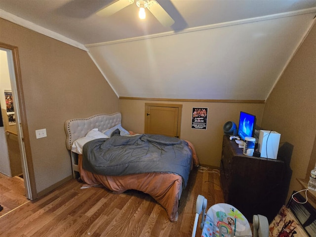 1213 Tazewell Ave SE, Roanoke, VA 24013 - bedroom featuring wood finished floors, lofted ceiling, and a ceiling fan