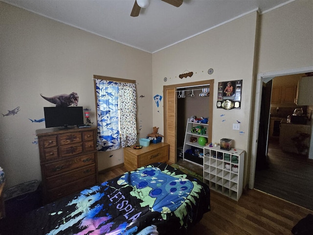 1213 Tazewell Ave SE, Roanoke, VA 24013 - bedroom featuring wood finished floors, ornamental molding, ceiling fan, and a closet