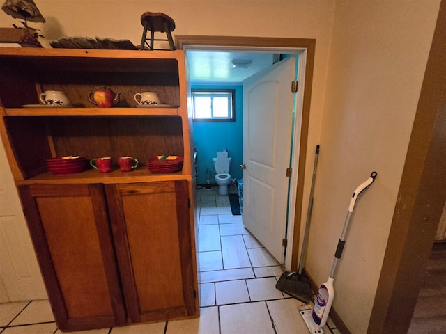 1213 Tazewell Ave SE, Roanoke, VA 24013 - corridor with light tile patterned floors